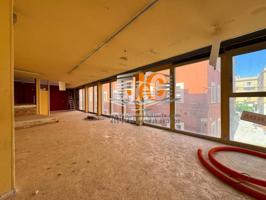 Edificio en venta o alquiler en Tortosa Centro photo 0