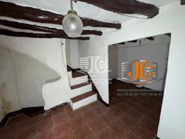 Chalet adosado en venta en Flix photo 0
