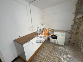 Casa en venta en Flix photo 0