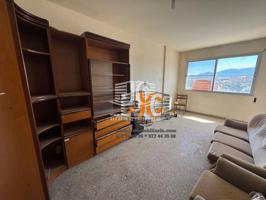 Piso en venta en Casc Antic photo 0
