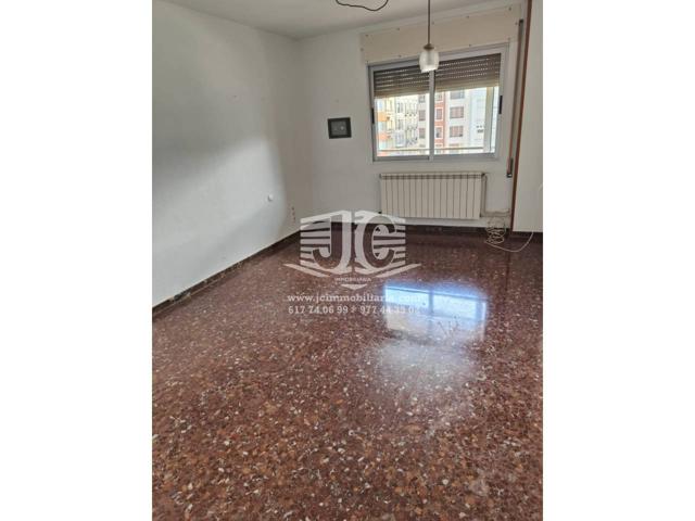 Habitación en alquiler en el centro de Tortosa photo 0