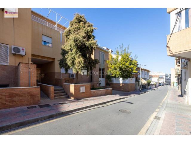 Casa adosada en venta en Zona Calle Poniente-Avenida Cristóbal Colón(18100) photo 0