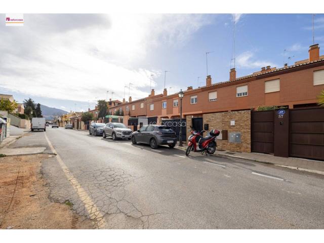 Casa pareada en venta en Huétor Vega photo 0