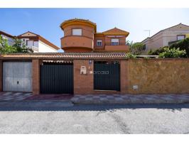 Chalet en venta en Cúllar Vega photo 0
