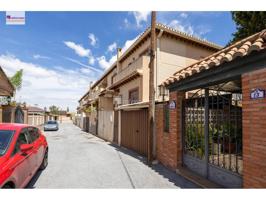 Chalet adosado en venta en Cájar photo 0