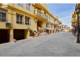 Casa adosada en venta en Zona Calle Poniente-Avenida Cristóbal Colón(18100) photo 0
