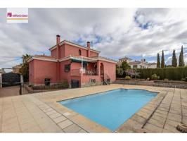 Chalet en venta en Villa de Otura photo 0