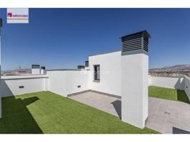 Atico en venta en Zona Calle Poniente-Avenida Cristóbal Colón(18100) photo 0