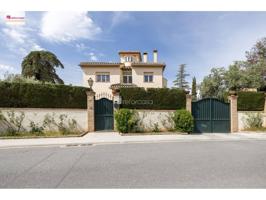 Chalet en venta en Albolote photo 0