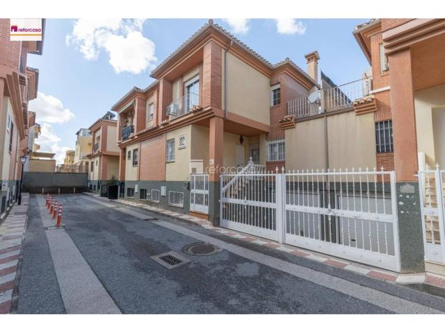 Casa adosada en venta en Cájar photo 0