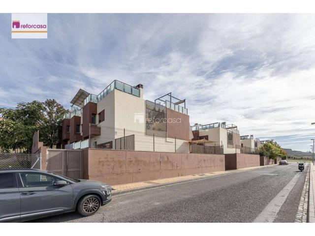 Casa adosada en venta en Jun photo 0