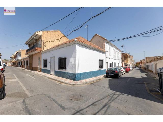 Casa adosada en venta en Zona Parque de la Ermita photo 0