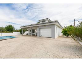 Chalet en venta en Cúllar Vega photo 0