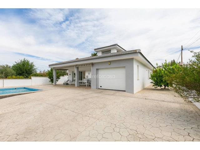 Chalet en venta en Cúllar Vega photo 0