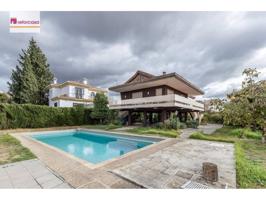 Chalet en venta en Cájar photo 0