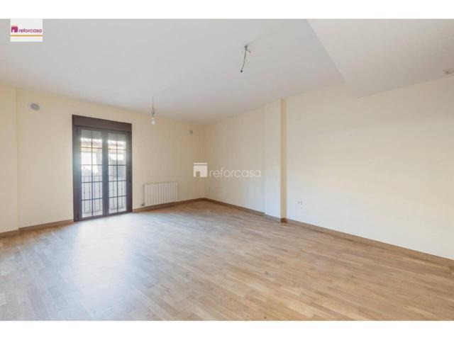 Piso en venta en La Zubia photo 0