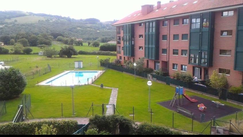 Piso en urbanización privada con garaje y trastero photo 0