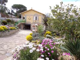 Bonita casita en venta en urbanización de Tordera photo 0