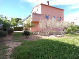 Bonita casa en venta en urbanización de Sils photo 0