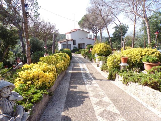 Bonita casa en venta en urbanización de Maçanet de la Selva photo 0