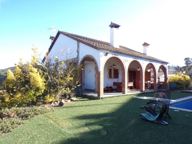 Bonita casa en venta en urbanización de Tordera photo 0