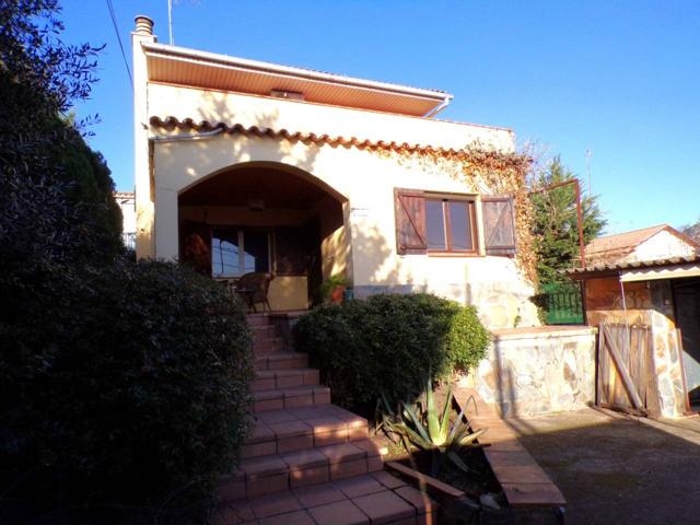 Bonita casa en venta en urbanización de Santa Coloma de Farners photo 0
