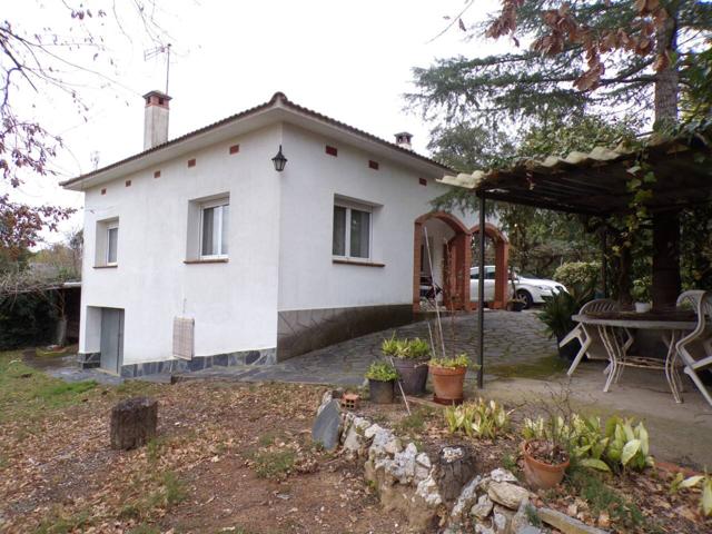 Bonita casa en venta en urbanización de Caldes de Malavella photo 0