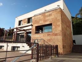 Preciosa casa en venta en Urbanización de Tordera photo 0