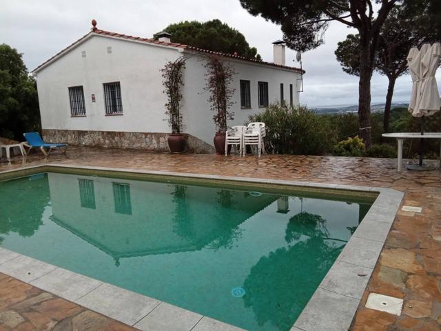 Maravillosa casa en venta en Urbanización de Tordera photo 0