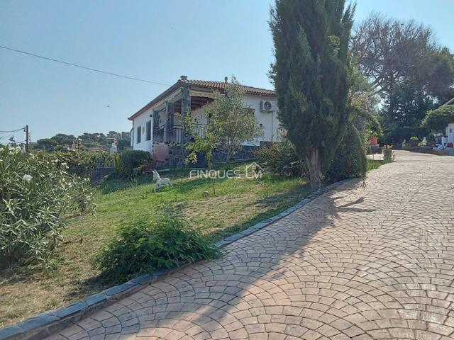 Bonita casa en venta en urbanización de Maçanet de la Selva photo 0