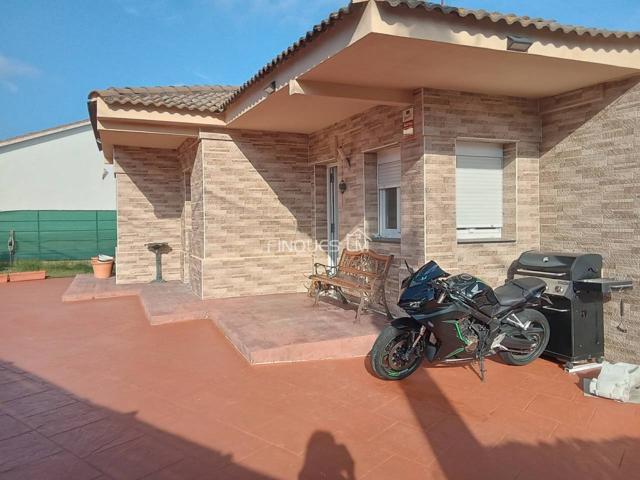 Bonita casa en venta en Fogars de la Selva photo 0