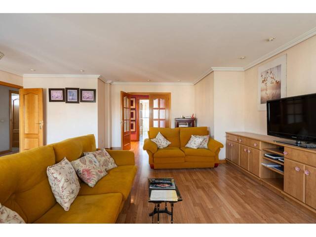 Piso en venta en CL MAQUEDA, Aluche, Latina, Madrid photo 0