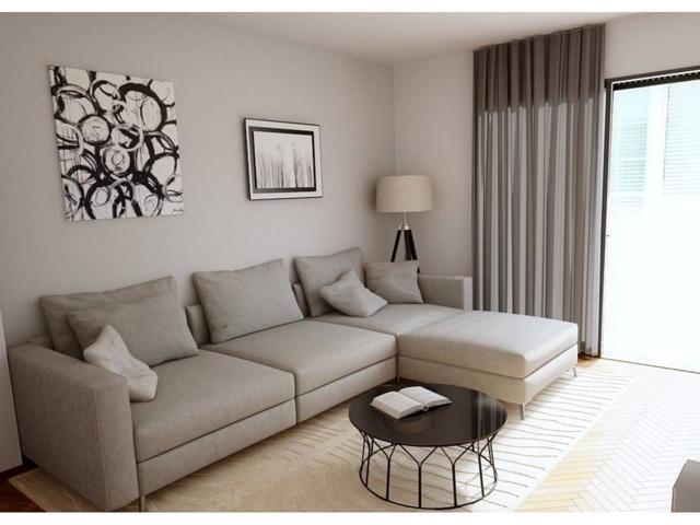 Piso en venta en Calle de Maqueda, Aluche, Latina, Madrid photo 0