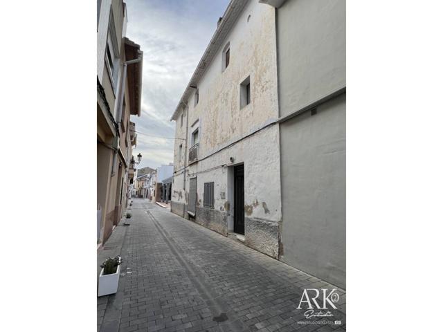 CASA PARA REFORMAR EN PILES photo 0