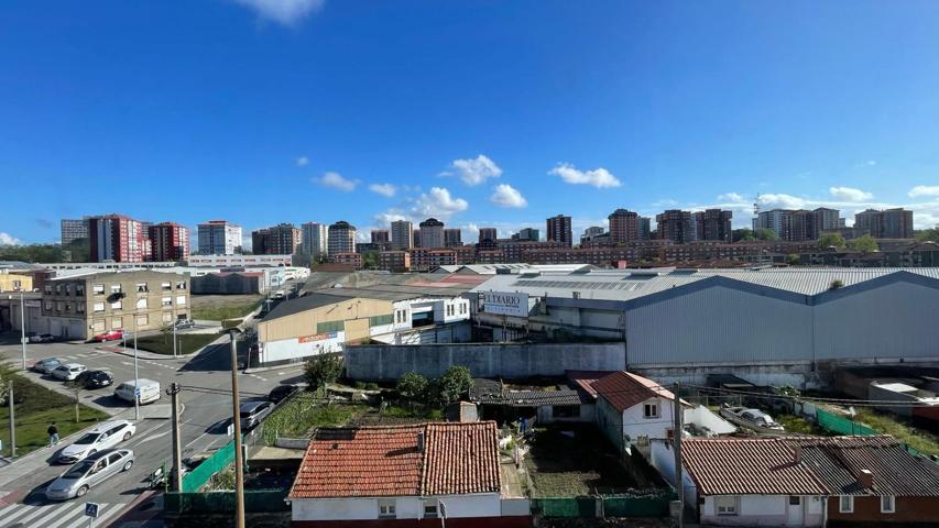 ¡Tu nuevo hogar te espera en Calle La Gloria, Santander! photo 0
