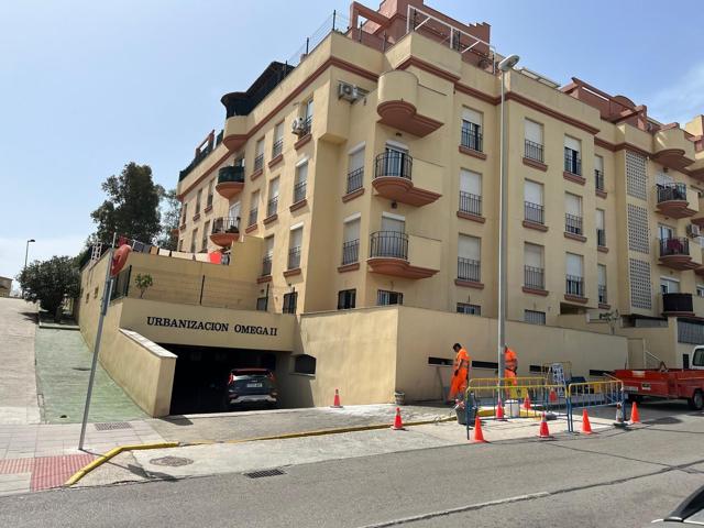 EN VENTA: 13 PLAZAS DE GARAJE EN EL EDIFICIO OMEGA II photo 0