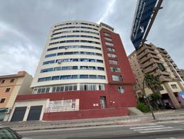 Piso de 3 Habitaciones con Garaje en el Paseo Marítimo. EN PERIODO DE PUJAS AL ALZA HASTA EL 18-06 photo 0