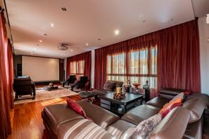 🏡 Chalet de Lujo en Rinconcillo – Exclusividad a un Paso del Mar photo 0