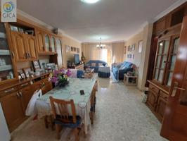 Amplia Vivienda con Garaje en San Isidro photo 0
