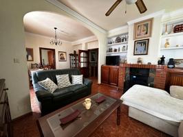 🏡 ¡OPORTUNIDAD ÚNICA EN LOS BARRIOS! ¡AMPLIA CASA EN VENTA! photo 0