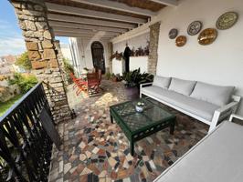 Hogar con Encanto de 4 Dormitorios en Alexander Henderson photo 0