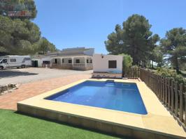 Villa En venta en El Montmell photo 0