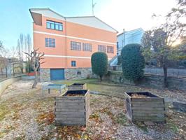 CASA EN VENDA, CANTONERA I AMPLI JARDÍ photo 0