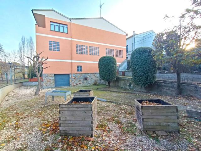 CASA EN VENDA, CANTONERA I AMPLI JARDÍ photo 0