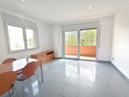 Piso en venta en Nord-El Sucre-Universitat(08500) photo 0