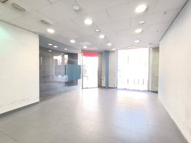 Local en alquiler en CENTRE photo 0