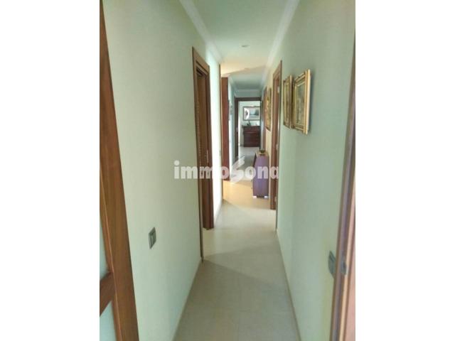 Piso en venta en Caputxins-Santa Clara-Hospital photo 0