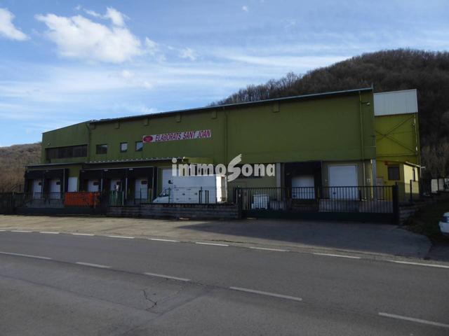 Nave industrial en venta en la Garrotxa photo 0