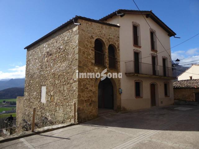 Casa de poble en la Vall d'en Bas photo 0