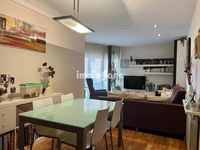 Piso en venta en Vic photo 0